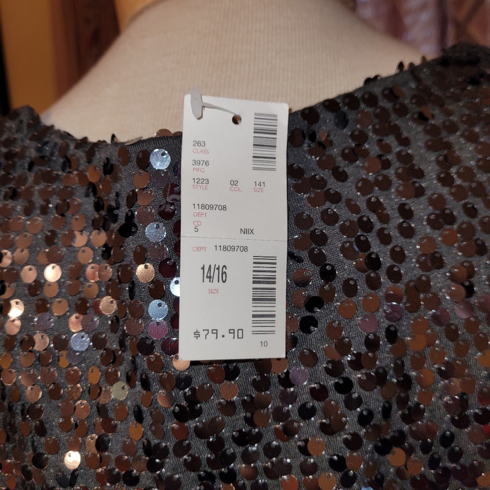 Dress - Picture 3 of 8